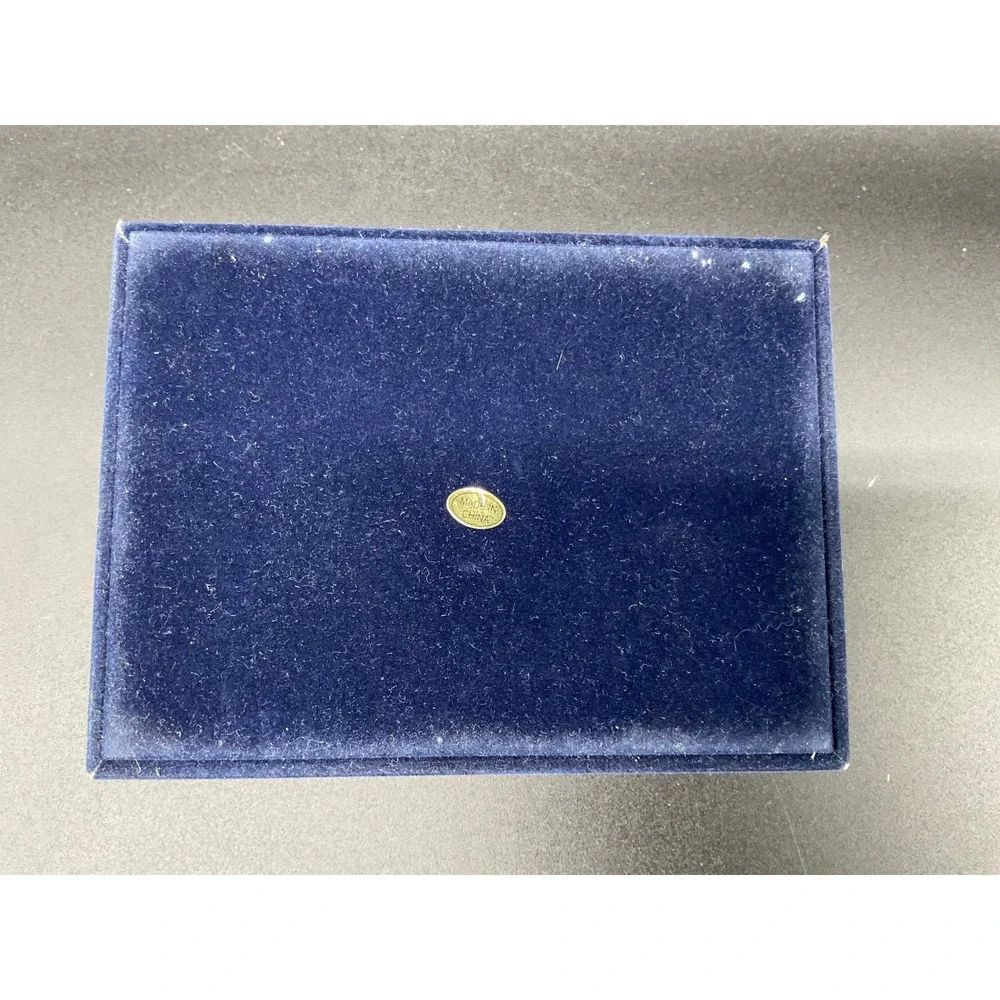 N/A elegant silver